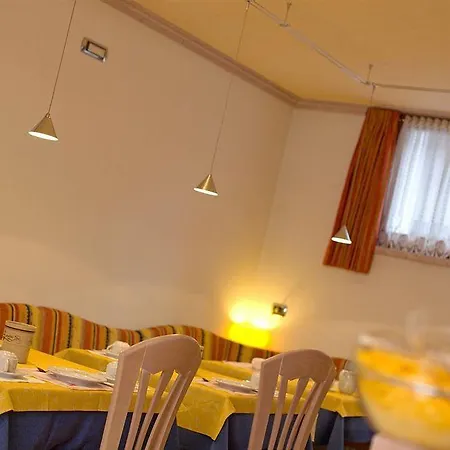 Hotel Garni Oasi 3*